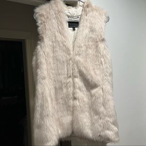EUC Banana Republic Faux Fur High Neck Vest - Cream - Size S